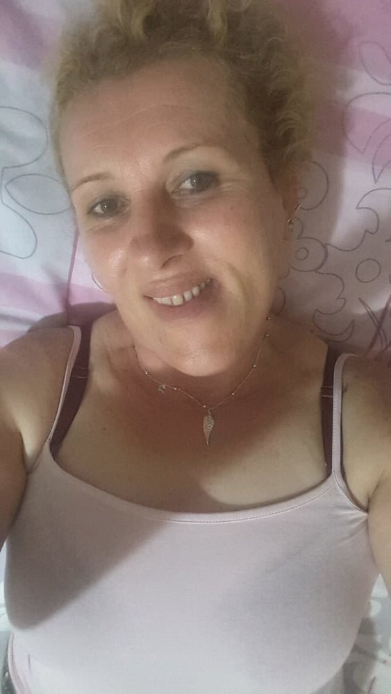 Yatakta bugünde yanlızım varmı bir bey aranızda beni doyuracak