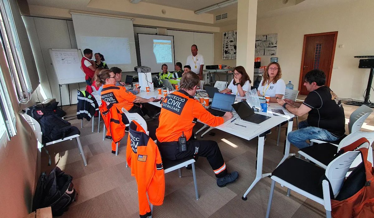avpc_manacor's tweet photo. Avui hem participat al dispositiu de coordinació de la @Mallorca312 #lasprotescuentan https://t.co/64abFbNkUE