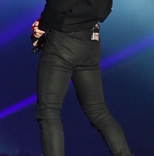 ً (@minh0sthighs) on Twitter photo 