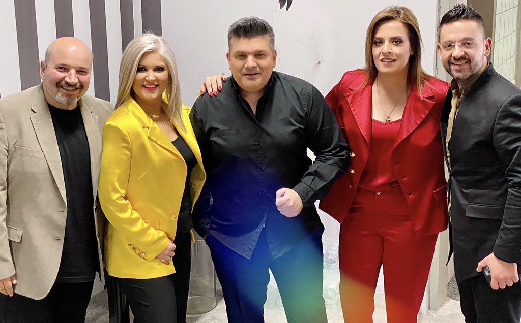 Καλή βραδιά, παραδοσιακά!! 💋💗  #Chartshow <a href="/chartshowgreece/">Chart Show Greece</a>