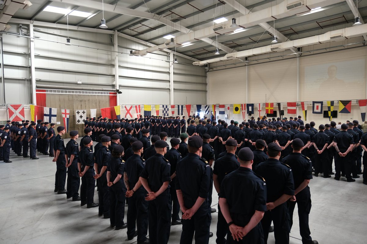 Today we marked 15 years of @RoyalNavy mine countermeasure operations in the Middle East at an event at the 🇬🇧 Naval Support Facility in Bahrain.

Since 2006, we have maintained a constant presence and provided vital maritime security in the region.
#Continuous15 #OpKIPION