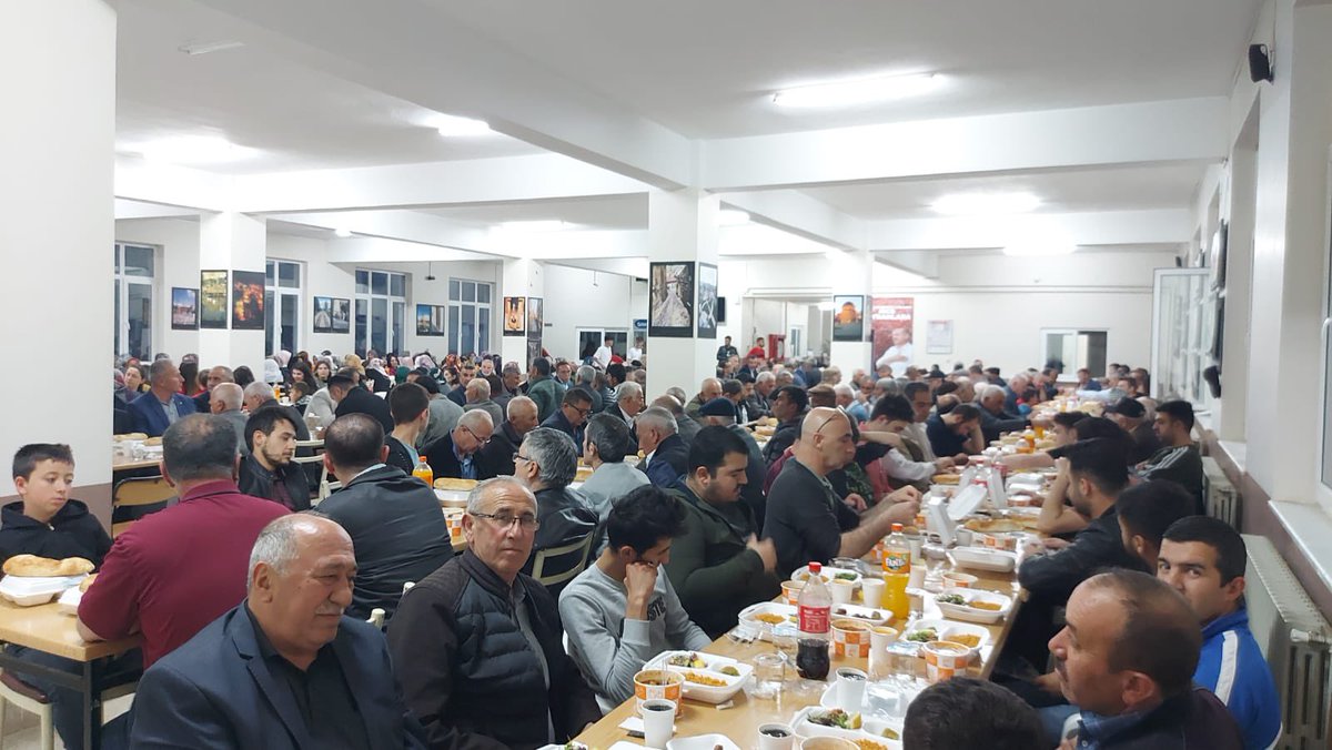 GemerekAk's tweet photo. Hemşerilerimizin Yoğun Katılımı ile İftar Programımızı Gerçekleştirdik @yilmaz_ismet58 @mhabibsoluk @SemihaEkinci58 @hakanaksu58 @erkankandemir https://t.co/vOM6JGErlf