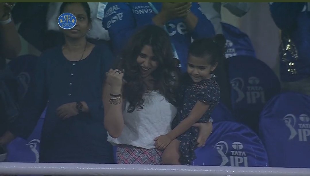 AvengerReturns's tweet photo. This took me back when Rohit hit his third double hundred and the way he celebrated. They are happy, we are happy. @ImRo45 ❤️ https://t.co/l5OHmRnzMR