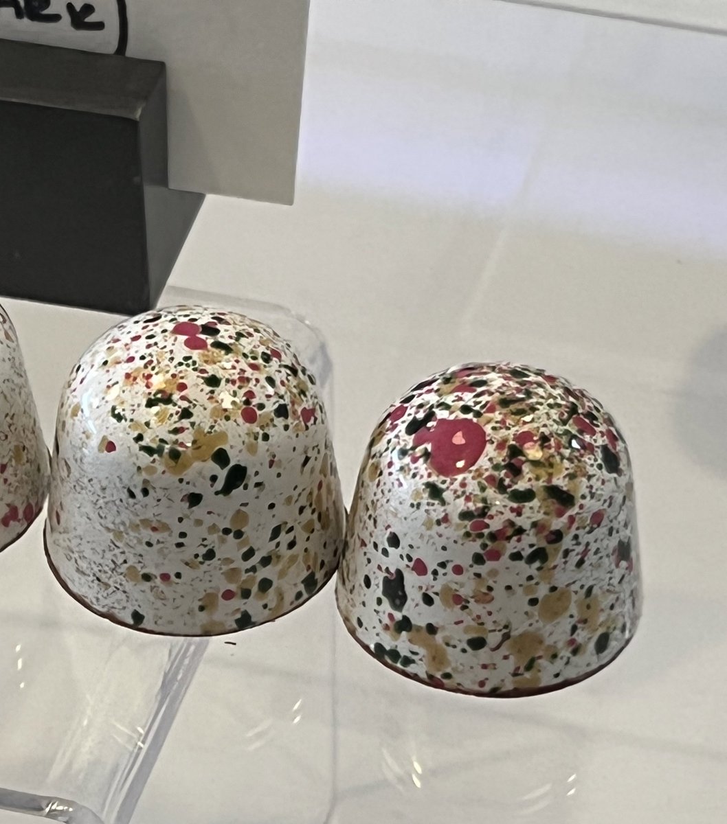 petworthnewvie's tweet photo. These truffles #georgetownfrenchmarket https://t.co/I6ac2NWdzq