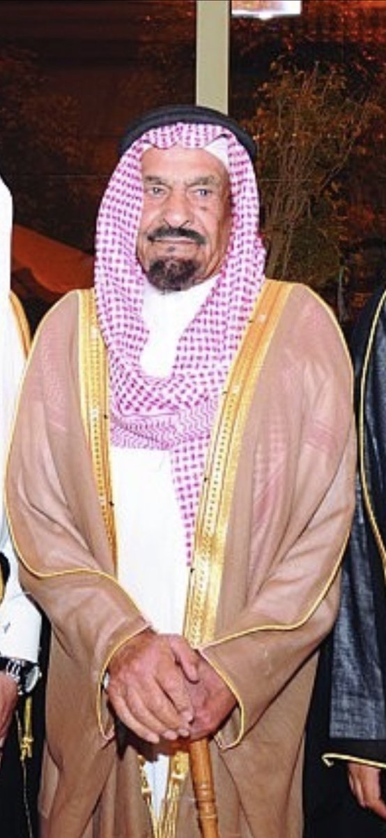 Turkialsarei's tweet photo. ما للبيوت العامره طعم يا سعود 
إذا خلت في يوم من حس شايب

بيبانها طرما وجدرانها سود
ويصفق درايشها قوي الهبايب

في كل ركن لحزنها اثبات وشهود
على فراق مهونين الصعايب

كانوا هنا وكان السعد ماله حـدود
وكان الرضا يملا قلوب الحبايــب

الله يغفر لك ويرحمك يا #ابوي https://t.co/yfvPl8nb2D