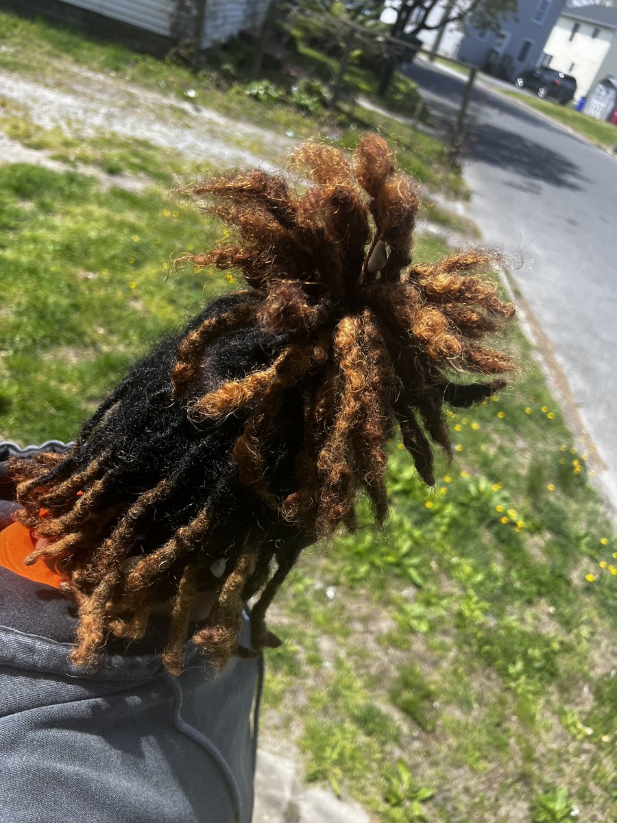 1Skittless's tweet image. Loc appreciation b/c im definitely loving them now !💛💛💛
#Whatcolornext