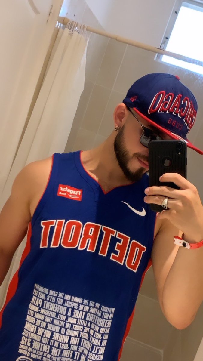 Charliestylo_'s tweet photo. Outfit de pura #MegaPaca 🔥 https://t.co/imhl6ghBbe