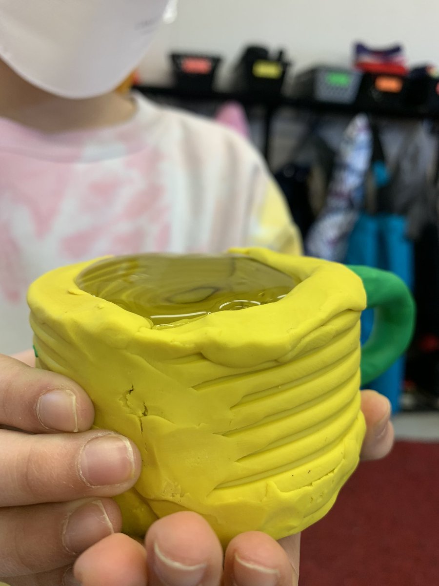 jordbaker28's tweet photo. Ss using clay to explore, estimate, and measure capacity of different containers. https://t.co/Nvul89o60e