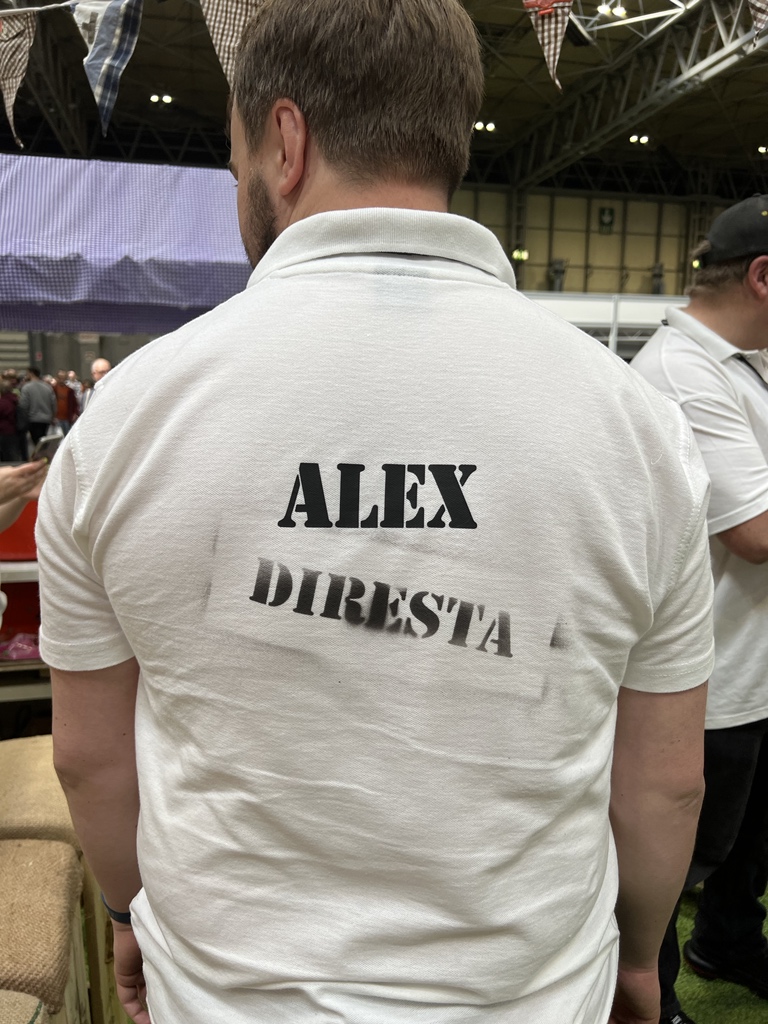 ProbablyBritish's tweet photo. Was a pleasure meeting so many cool people at maker central today while helping out with the make gosport stand. Even gained a logo on my shirt, thanks @JimmyDiResta 😂 https://t.co/7VzrLXu4WJ