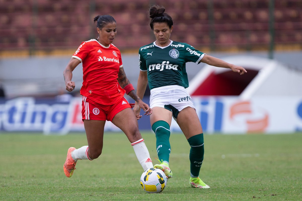 GuriasColoradas's tweet photo. Vitória com a cara das Gurias! 💪💥

🔝 No Canindé, as coloradas superaram o Palmeiras por 1 a 0 em partida da oitava rodada do @BRFeminino. Confira crônica e imagens do confronto: https://t.co/BTbhhaJTGv 📋

📸 Rebeca Reis/Staff Imagens/CBF https://t.co/yEIHUmJZEA