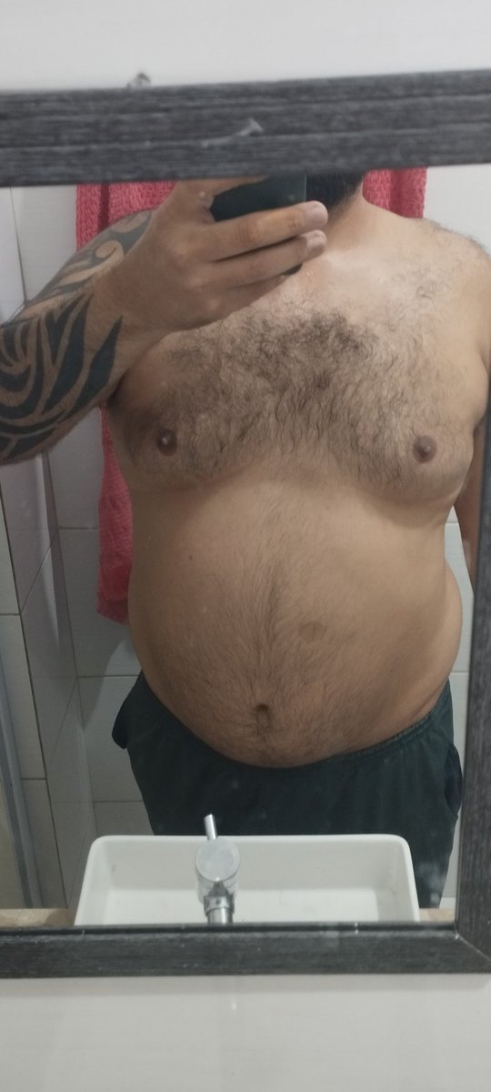 ursodocatete's tweet photo. Só pra não falarem que a gorda aqui não posta nada 😋🥂

#ursoslindosdobrasil #urso #gayrj #ursorj #passiva https://t.co/qK8UXl30cX