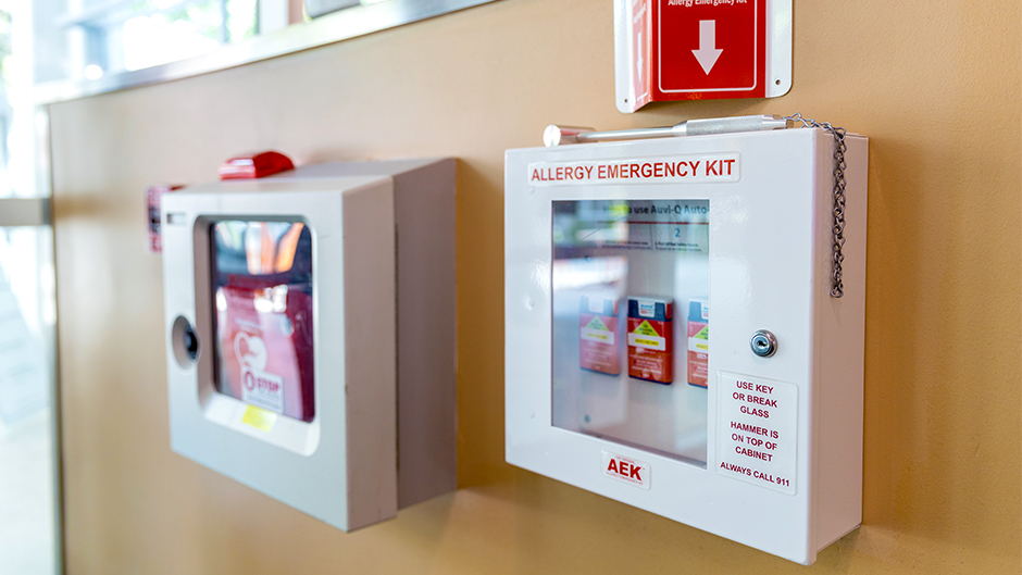 Is your school cafeteria prepared for cross-contamination or accidental food allergy incidents?  The Coral Gables Campus of the University of Miami is!

#foodallergies #anaphylaxis #epipen

news.miami.edu/life/stories/2…