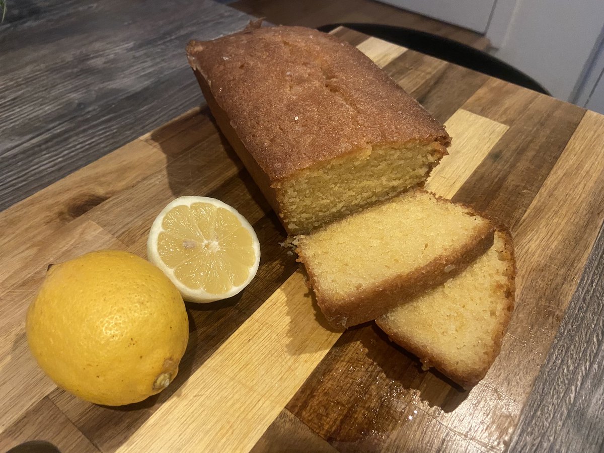 Mark_Sw1ft's tweet photo. Lemon drizzle delight with strategically placed lemons. #bakingforwellbeing https://t.co/LGi6cXgKNX