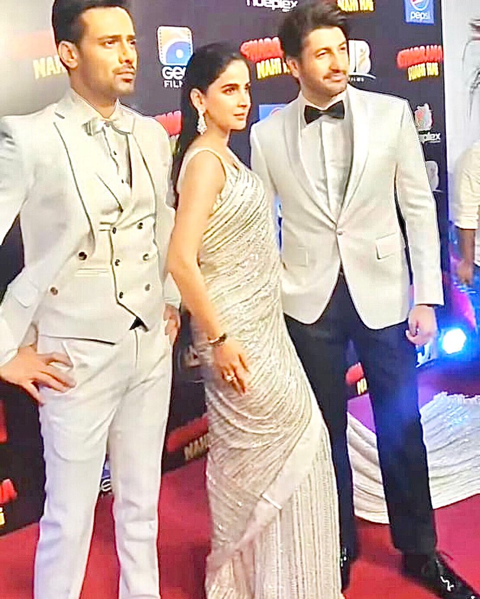 iSyedJibran's tweet photo. When dreams came to life❤️
Premier night #GhabranaNahiHai Outfit @Republic_OmarF
Styled by @AnusheKhalid
Grooming @Nabila_Salon
Pr @PHSolutionsPK
#SabaQamar #SyedJibran #ZahidAhmed #JamilBaig #HassanZia #SaqibKhan #mohsinali #JBFilms #MastermindFilms https://t.co/5e3nWSGiSH