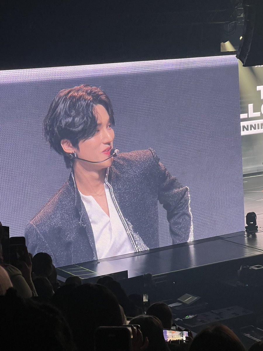 bobawooyo's tweet image. OH MY GOD LOOK AT HIM