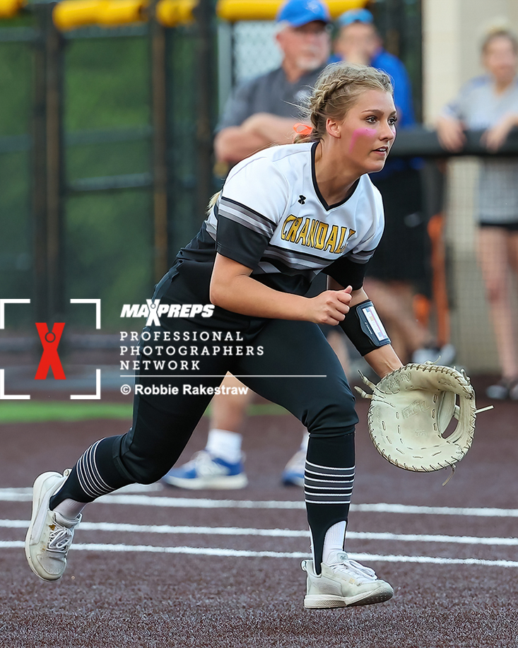 robbierakestraw's tweet photo. MaxPreps pro photos from the @CHS_LP_Softball - Joshua playoff game are up at https://t.co/5H6H4v55bf @preslee_s20 @karmyn_bass @EppersonJodie @Spw4slw @MckinleyHankin1 @CrandallSports @CrandallHS @Gosset41 @dfwvarsity @jackson_lawley https://t.co/aXae7wynPK
