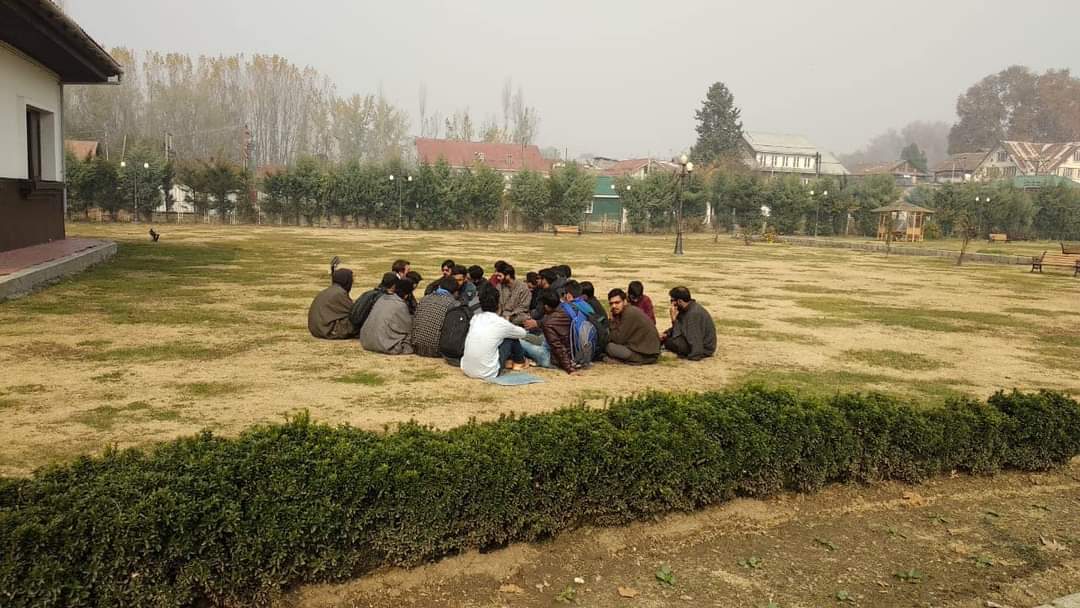 TrustPellet's tweet photo. By the grace of Allah, my meeting with Pellet Victims today was well received from outside, but despite my broken and written efforts from the inside, I could not make them happy. I ask you to encourage them. https://t.co/PnxgKSnUes