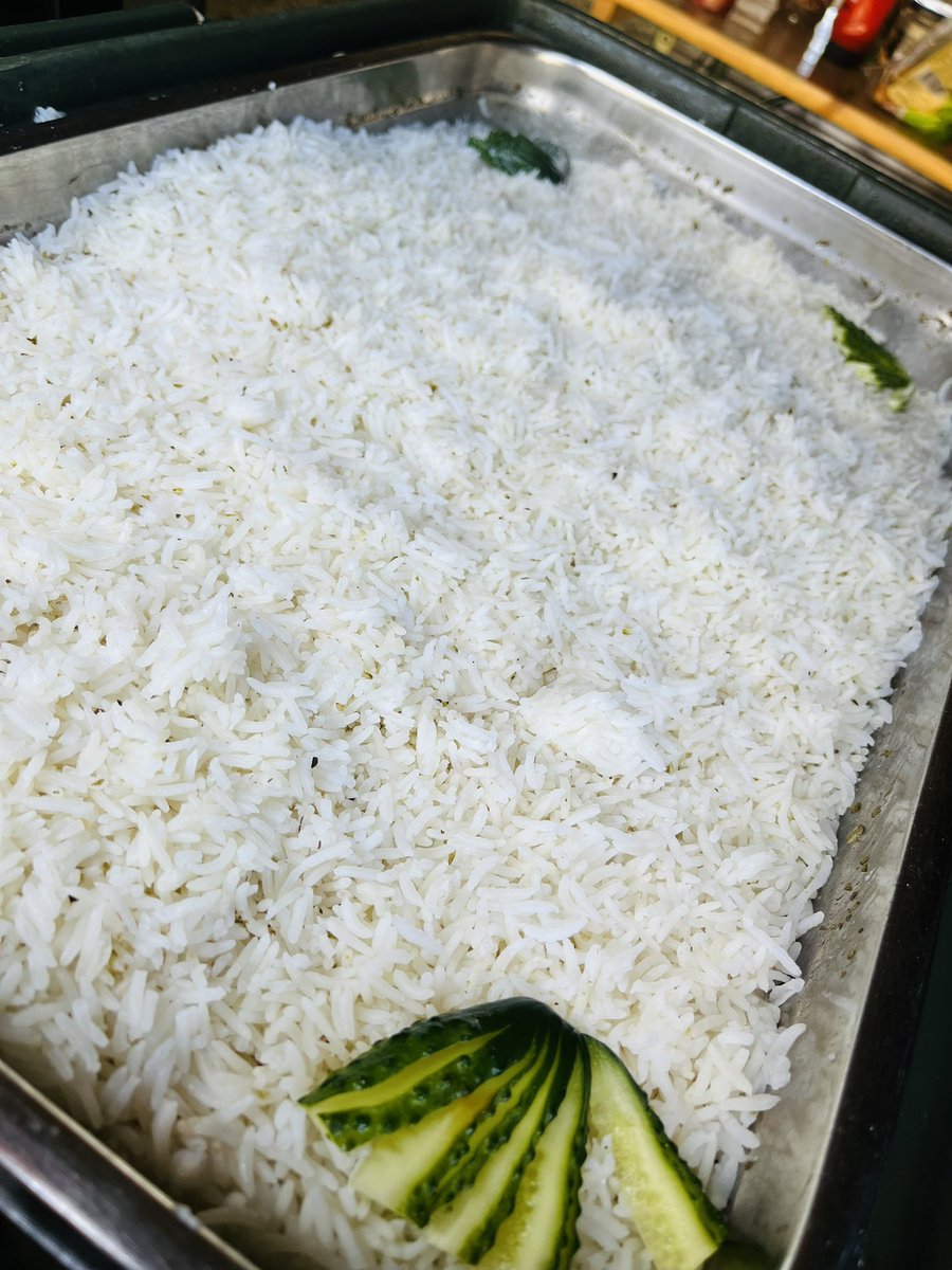 pardeep19922328's tweet photo. Super busy day today. Curry buffet for lunch followed by 🍗 BBQ for dinner. 
Also packing up the field kitchen and sorting out the rations. 
Curry was enjoyed by all and the CO @RuStreatfeild 
Great day 😍 #chefs #chefkaur #britisharmychefs #allfromscratch #delicious #yumlicious https://t.co/d13UAvbKF9