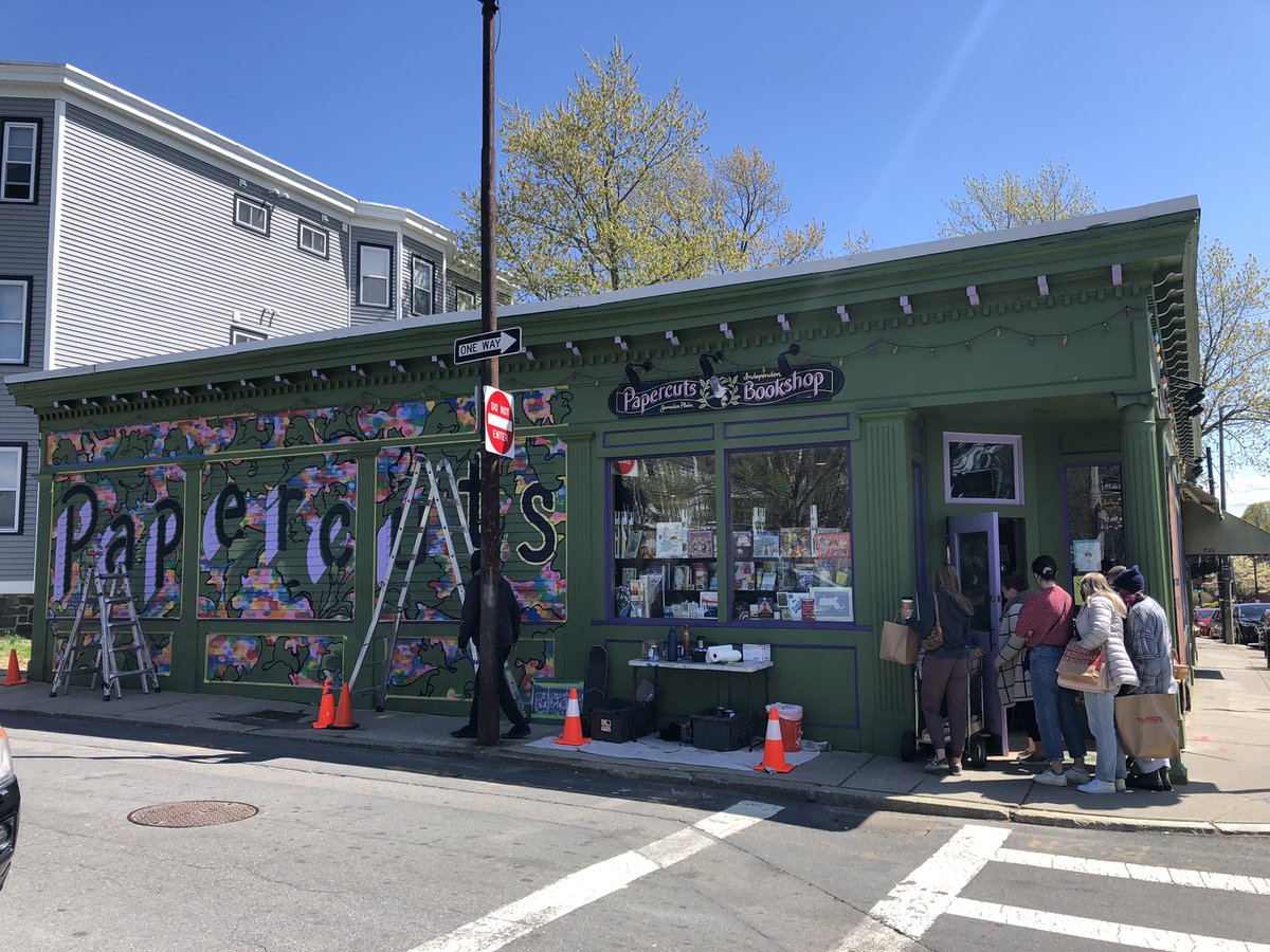 Jamaica Plain News (@02130news) on Twitter photo Line out the door <a href="/papercutsjp/">Papercuts Bookshop</a> on #IndependentBookstoreDay and check out the new mural! Line out the door <a href="/papercutsjp/">Papercuts Bookshop</a> on #IndependentBookstoreDay and check out the new mural!