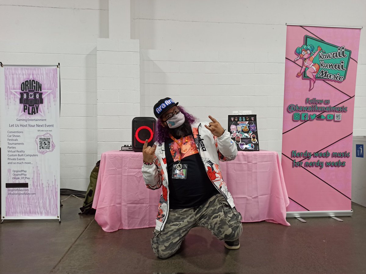 KawaiiKunaiM's tweet photo. Our Legendary Pokémon, @DJAwesomusPrime , is at @CastlePointCon with @Origin_Of_Play go say hi to Prime in the Game Room #castlepointanime #kawaiikunai #anime #awesomusprime https://t.co/i257GYsKjc