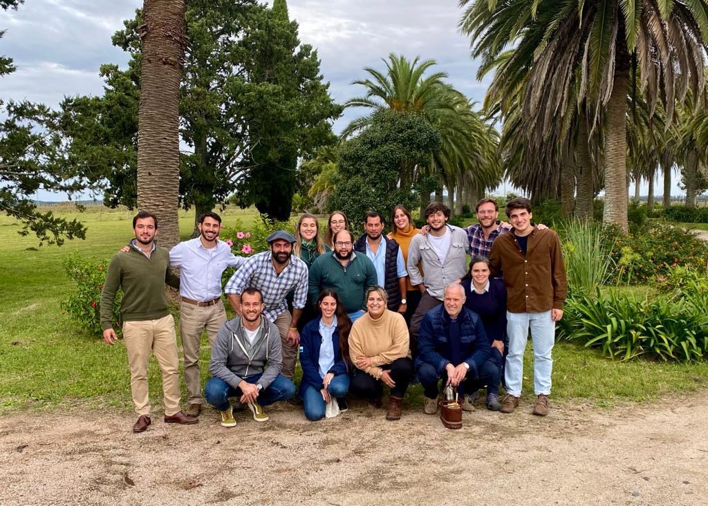 PNacionalJoven's tweet photo. Hoy, nuestros directores se reunieron junto a @IturraldeVPablo a planificar y coordinar las actividades para este año tan particular: tenemos elecciones! 

Convocamos a todos los jóvenes del país a elegir a las nuevas autoridades de la juventud del @PNACIONAL el próximo 1/10! 🙌🏻 https://t.co/XVRLHzpmF9