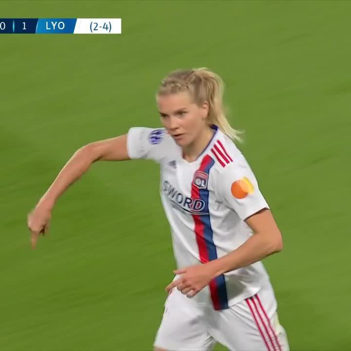 HEGERBERG HEADER 🤯

@AdaStolsmo scores her fifth in five @UWCL matches 🔥

🇫🇷 🎙 👉  🎙 👉