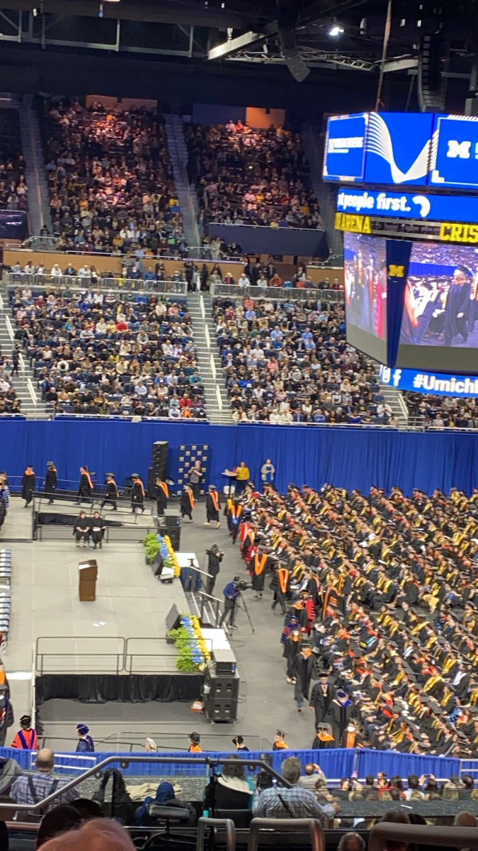 bmariant's tweet photo. Felicidades mi @ErnestoH18 !!! Que sea el comienzo de una vida llena de ��xitos! Te amamos infinito ❤️ #umichengin22 https://t.co/J1MGHtEhZI