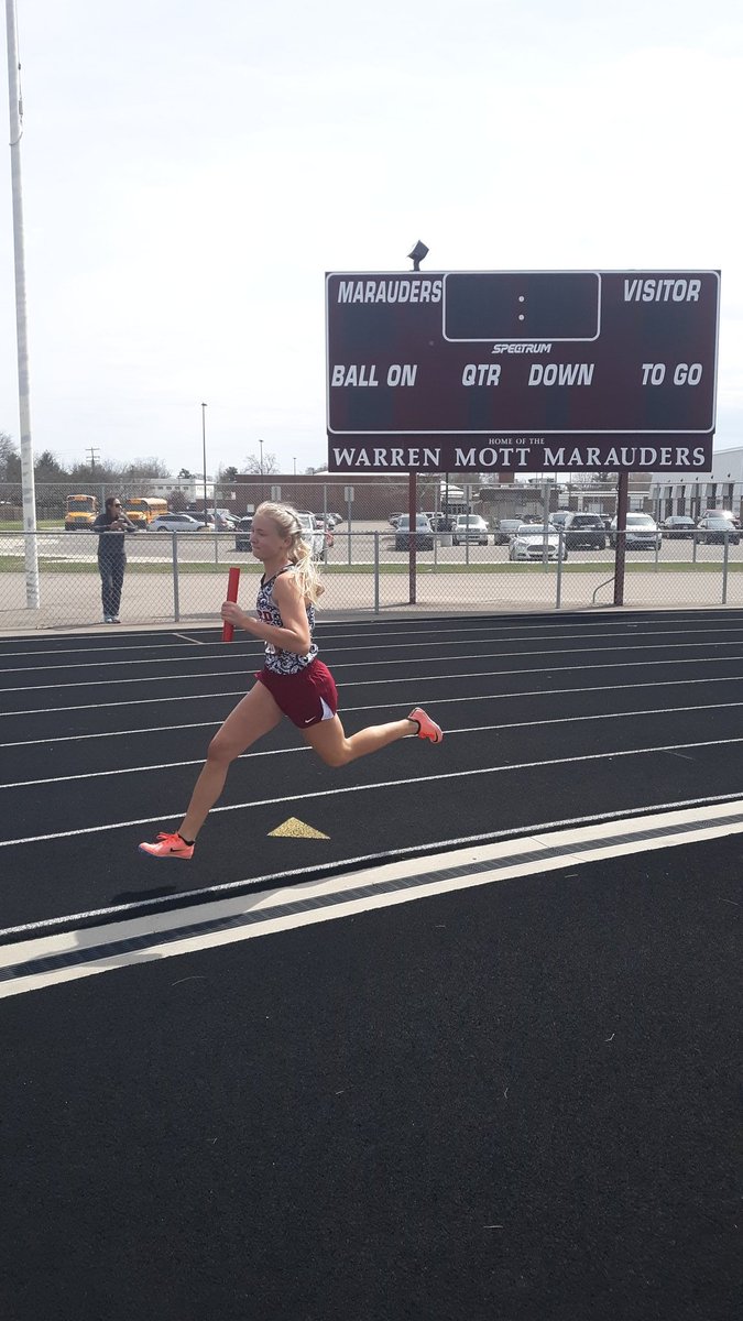 MilfordTandF's tweet photo. Girls 4x400 of Wolcott, Remtema, Verkerke & Feltmate run to victory. #MilfordPride #PowerOfTheBaton https://t.co/0DvEcqrqv0