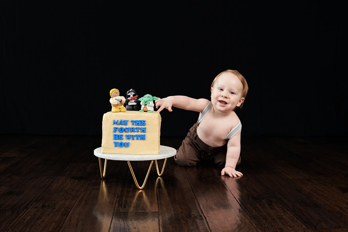LifeCapture's tweet photo. A new set of first year birthday photos, shot by @_StoneCreative_ https://t.co/1NDnEYdmbK