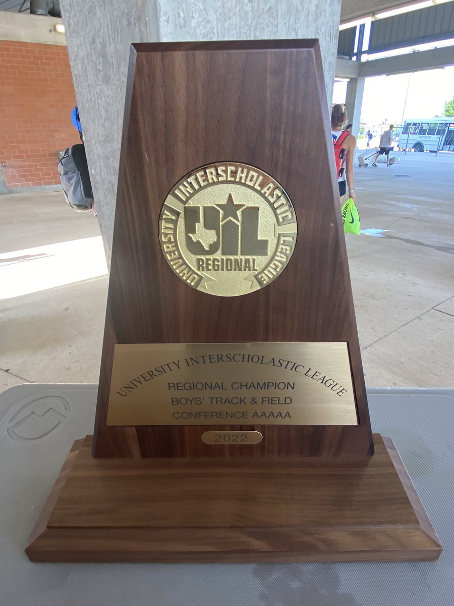 prestonrtaylor's tweet photo. 5A Regional Champions! StateBound! @DraydenDickman1 @AlexanderBaylor @HaydenDoering @JackM2023 @CallawayGavin @CarsonJarvis7 @brooksdotfloyd #twitterlessMace @LeoDiaz127 #josephwienen @GeorgetownHS https://t.co/0P0wNpoKyY