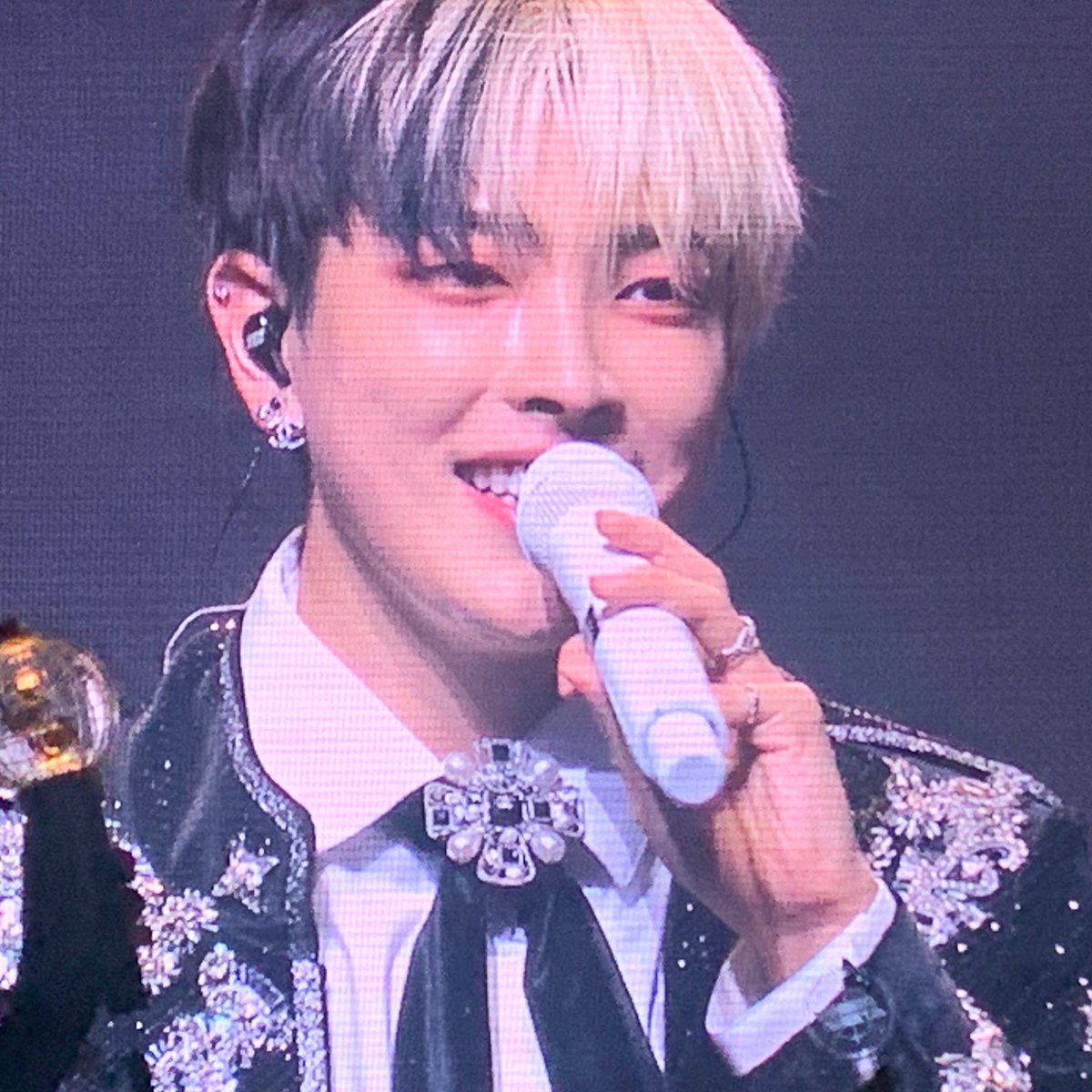 woojoongzone's tweet image. the brightest smiles