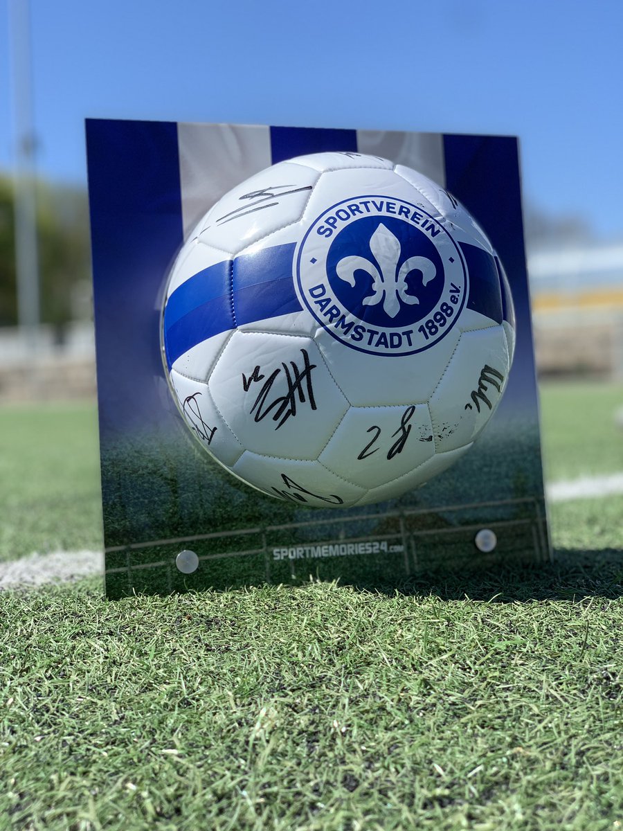 4 Tore zur Halbzeit! Kann man mal machen #svd98 💪
Weiter Daumen drücken🍀

#dielilien #darmstadt #heimsieg #aufstieg
