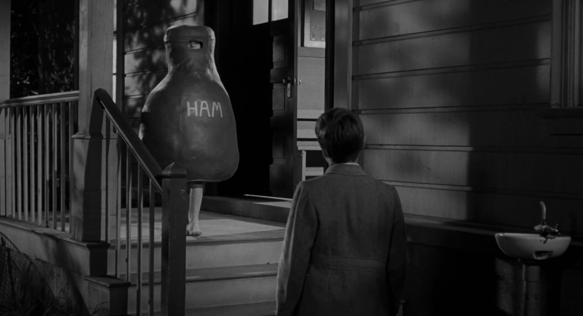 ForkayeFilm's tweet photo. HD Stills of Robert Mulligan's To Kill a Mockingbird (1962) (Gregory Peck, Mary Badham, Phillip Alford) https://t.co/kfRDemhDqv