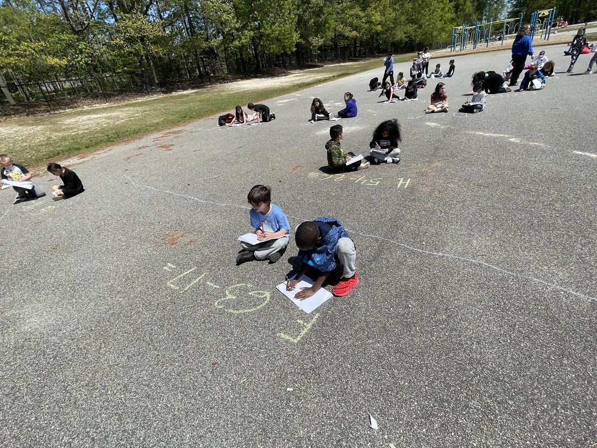 MsRadt_2nd's tweet photo. What do you do when it’s math time but you reeeaaallllyy wanna go outside? 💡: outside math! 🤣 The kiddos had so much fun working with their partner to solve as many double digit add/sub problems as they could. @SCESStars #oneCCPS #msradtsclass https://t.co/0oM6ccFHYq