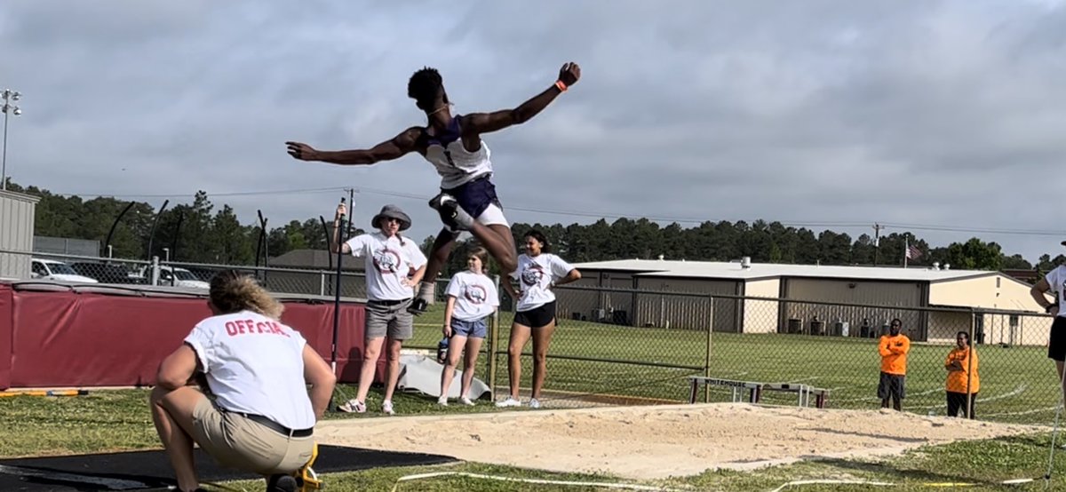 BonhamTrack_CC's tweet photo. So proud of Jacob! District Champ in Long Jump and 6th overall in the region. Post-season qualifier in 2 relays as well. Shows up every day and puts in the work. Congrats JG! #compete https://t.co/lGholqtAKG
