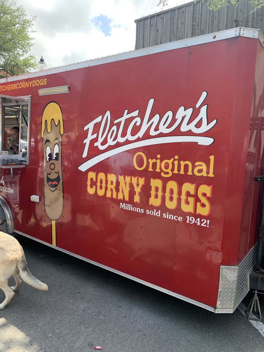 MrsFrMonk's tweet photo. Small town festival for the win!! #DerrickDays #FletchersCornyDogs https://t.co/qMXOldP50Y