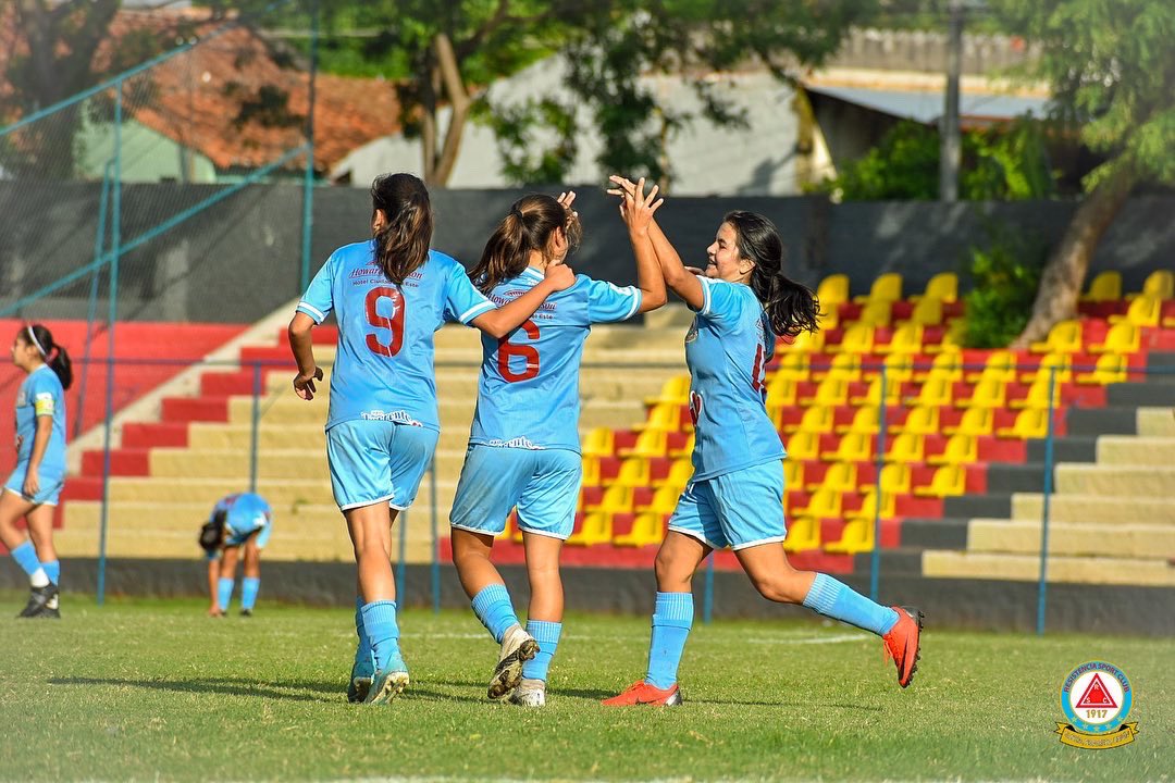 resiscfem's tweet photo. •Categoría Juvenil•✅✨

📸Imágenes del compromiso ante el Club Cerro Porteño🔺💪🏽

⚽️ 29’ @yanina_sosa17 
⚽️ 44’ @agustina_varela99 

#vamosresi #vamosceleste #lacelestemipasión https://t.co/l0jXMokjVO