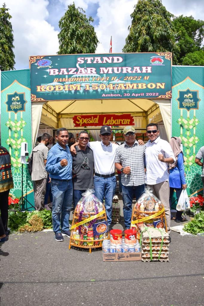 kodampattimura's tweet photo. Gelar Bazaar, Pangdam Pattimura Borong Sembako untuk Prajurit dan Masyarakat
https://t.co/0eUH6efmuF https://t.co/k5hAC86rb8