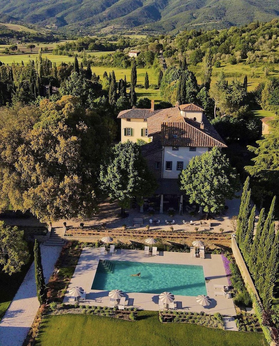 NATALIALABEL's tweet photo. The Tuscan villa of my dreams. https://t.co/zs1zp84vvb