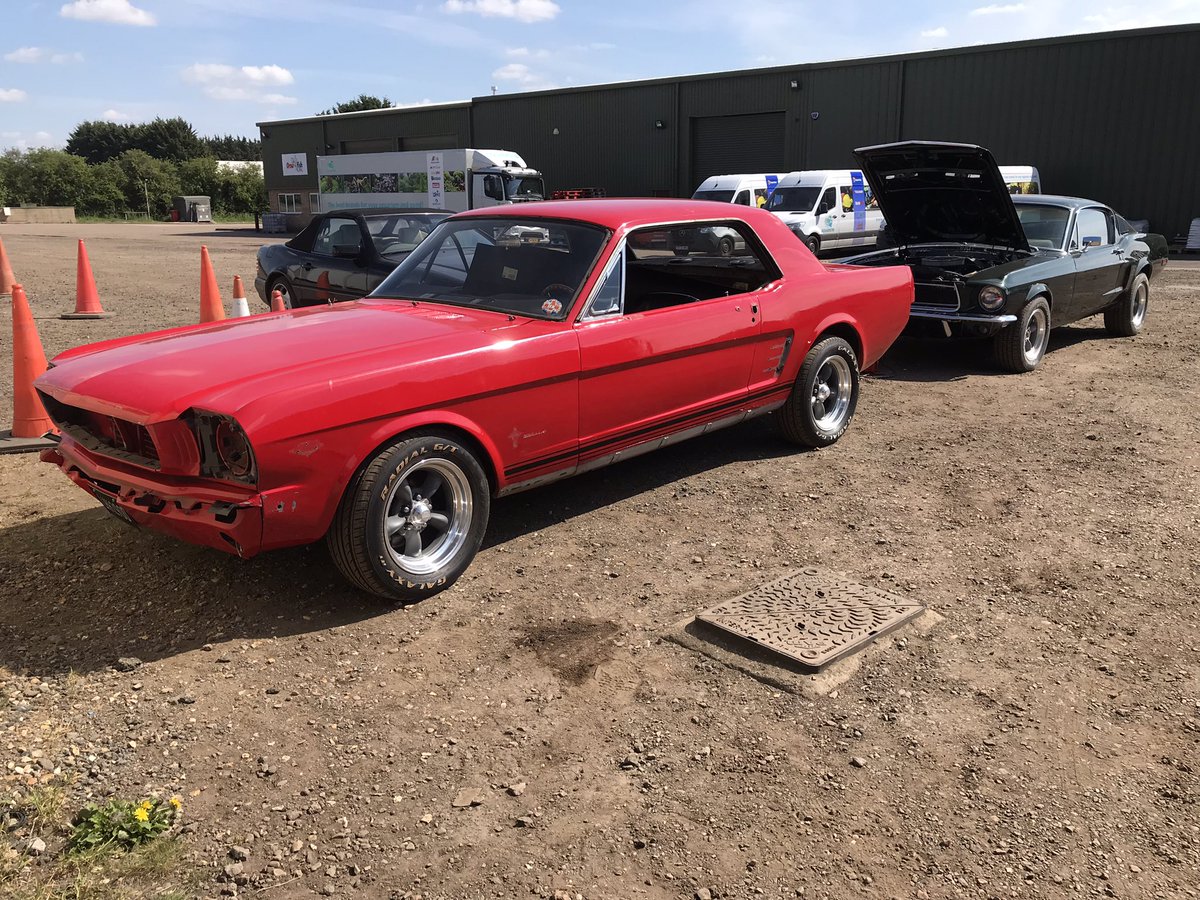 DBrestorations's tweet photo. Help !! Been overrun by fords #classic #paintjobs #mustang https://t.co/P0M1wnTGc0