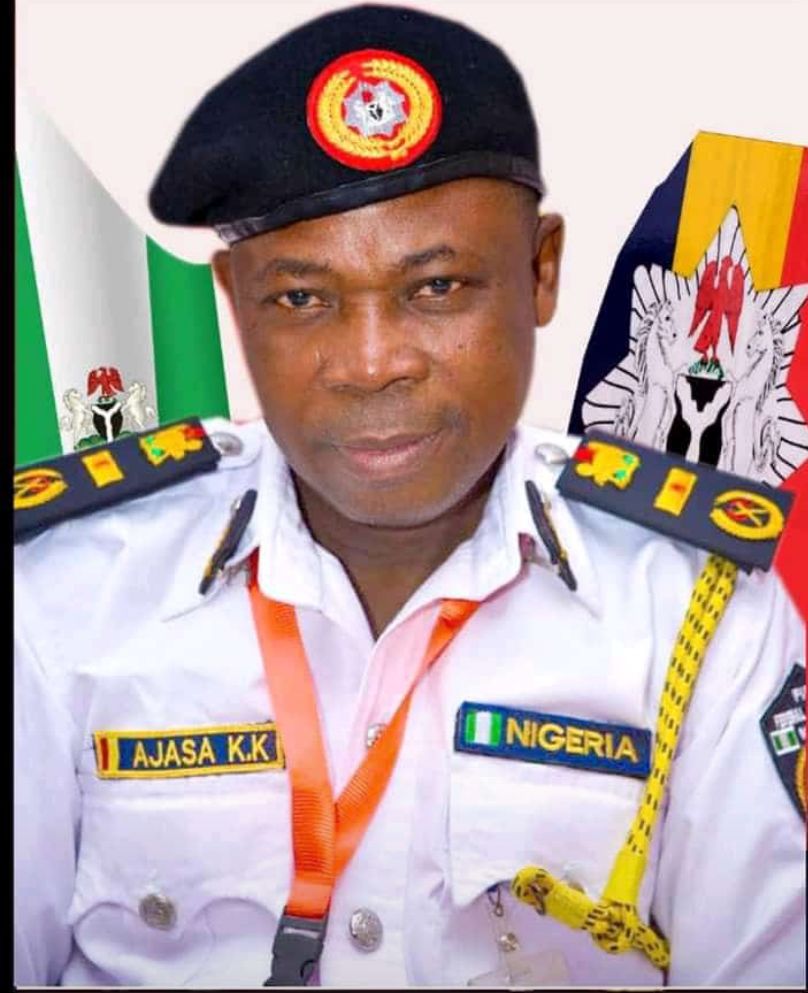 fedfirelagos's tweet photo. The Commander, Federal Fire  Service, Zone F, ACG K. K. AJASA joins hands with the  CG of the Service, Engr,. JAJI O. ABDULGANIYU  to wish Muslim brothers and sisters in Lagos Command and Zone F as a Zone a hitch free Salah celebrations. Emergency numbers 767 and 112 https://t.co/wxqAuz3w2d