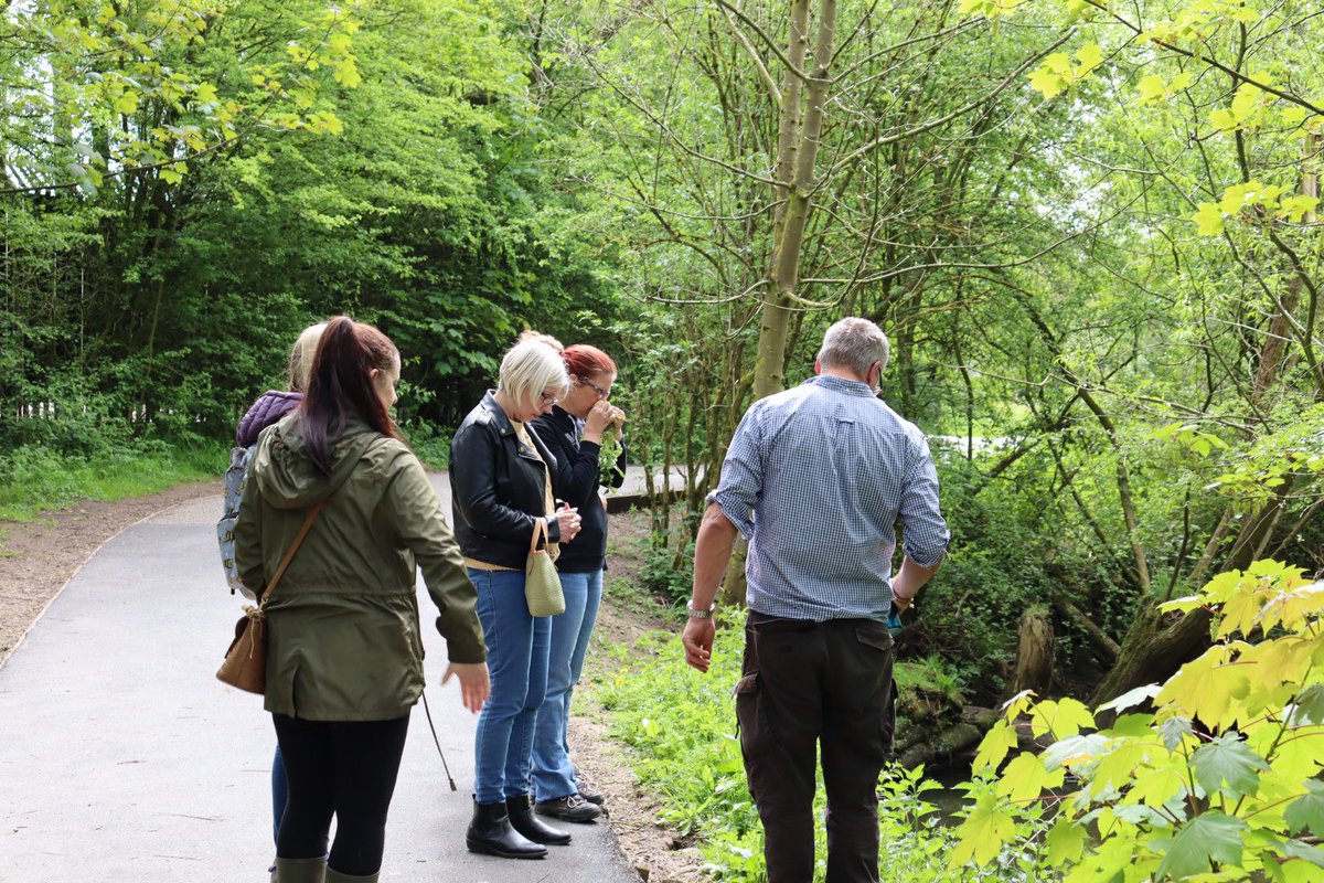 Lovey morning foraging followed by an ace ladies lounge and a wonderful meditation group. A busy weekend but I’m doing what I love 🫶 #waxmelts #bathsalts #rollerballs are on the cards tomorrow. We have space if you’d like to join us it’s 1-4pm and £35 afternoon of #relaxation