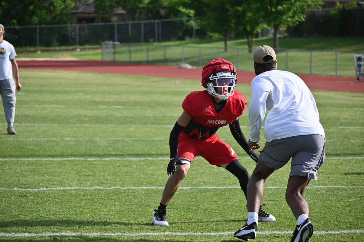 Dunne_Football's tweet photo. CLIMB 📈 ! #SpringBall22 #FalconPride https://t.co/POwQh62MOs