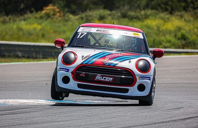 Asi vuelan los <a href="/coparacer/">Copa RACER CONFORTAUTO</a> por Estoril!
