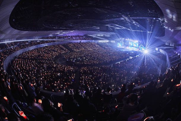 managed to successfully finish the tour meeting with over 100,000+ fans around the globe. They have won countless awards since debut and still one of the most loved artist by many #Kpop fans. #RedVelvet #SMEntertainment
