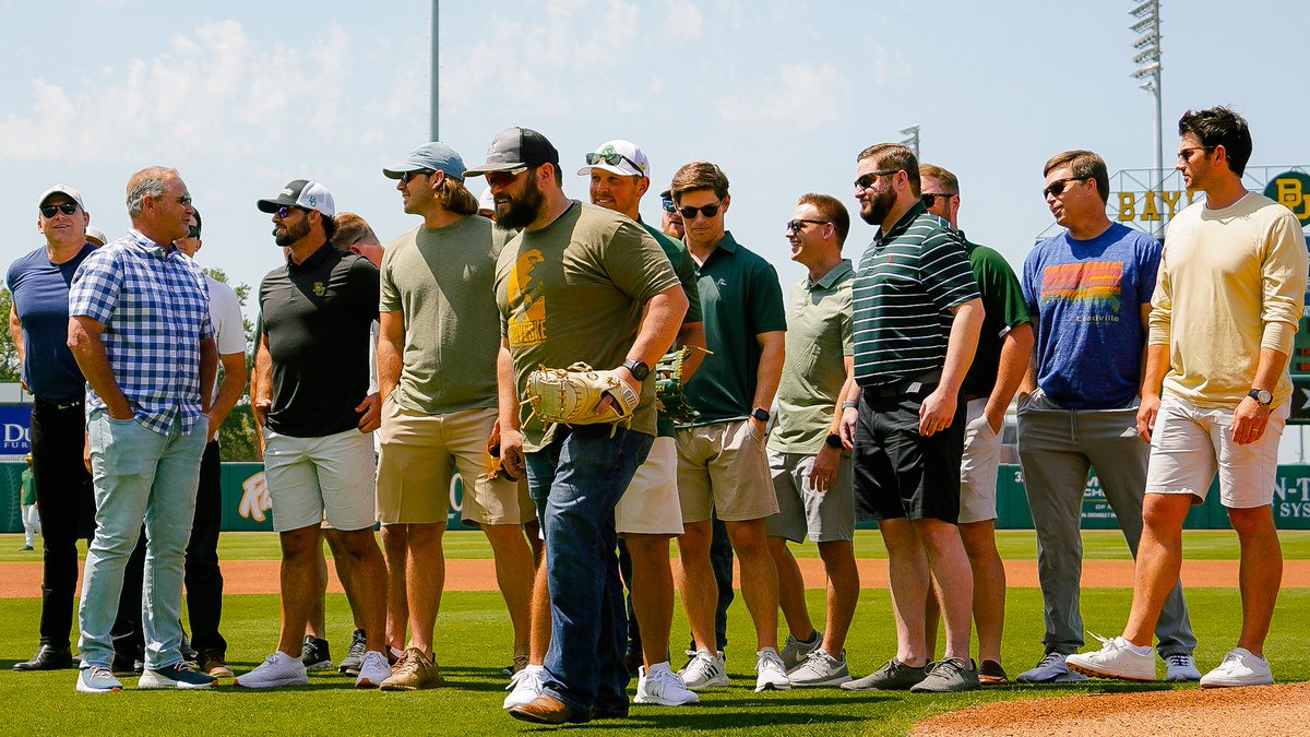 BaylorBaseball's tweet image. Welcome Home, Bears! 🤩

#SicEm 🐻⚾️