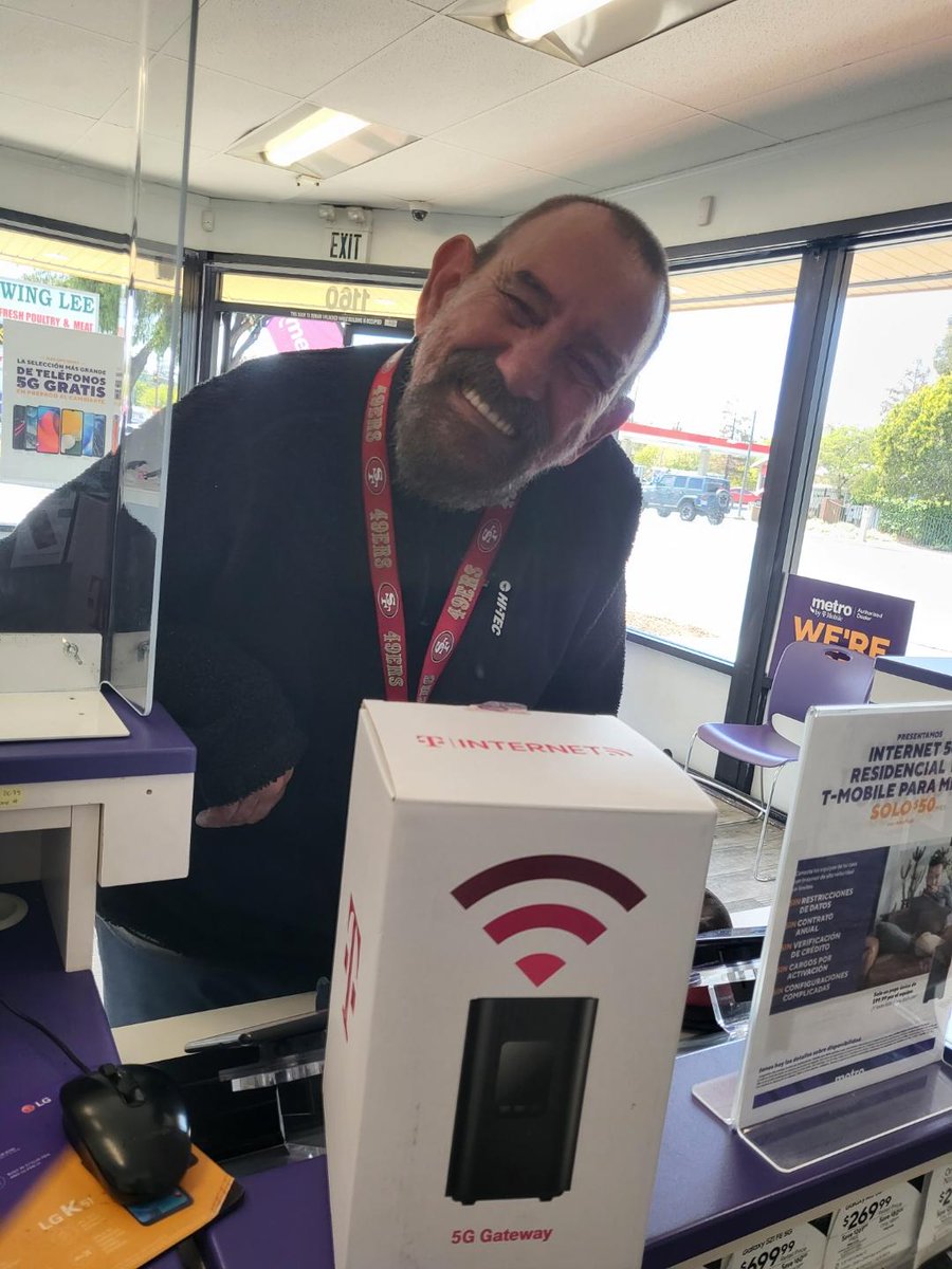 Nothing but satisfied customers here at #VIPWireless - San Jose who led the charge with 5G Home Internet Sales yesterday. This group never ceases to amaze!

#WeAreNW
<a href="/kharen_g/">Kharen G</a> 
<a href="/JamesLeeWW/">James Lee</a>