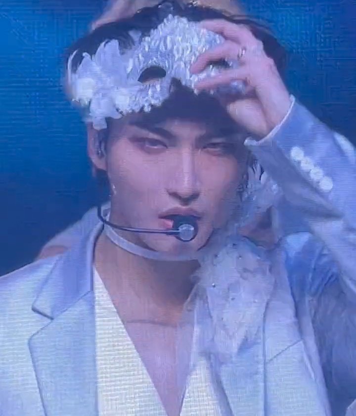 pseonghwapics's tweet image. everything about THIS SEONGHWA