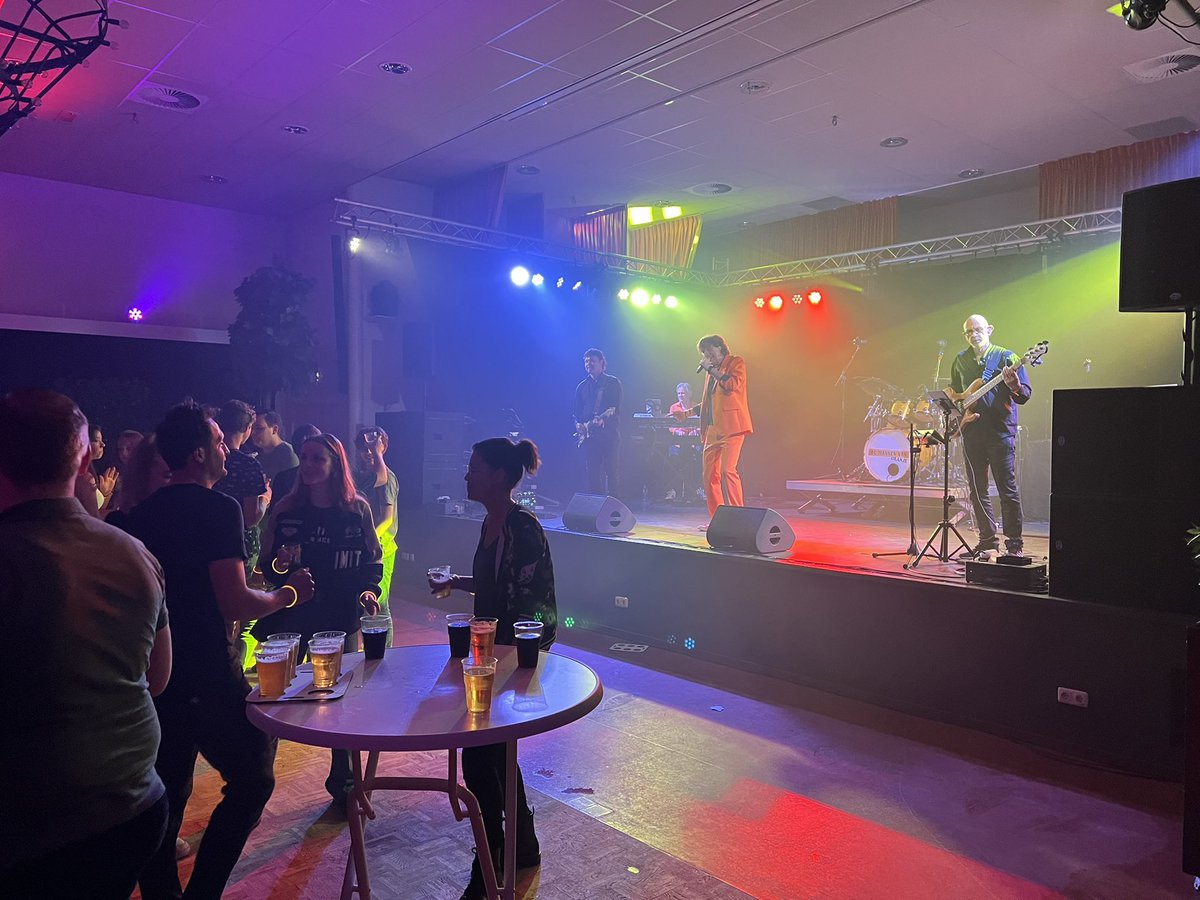 De Til Groep tweet media