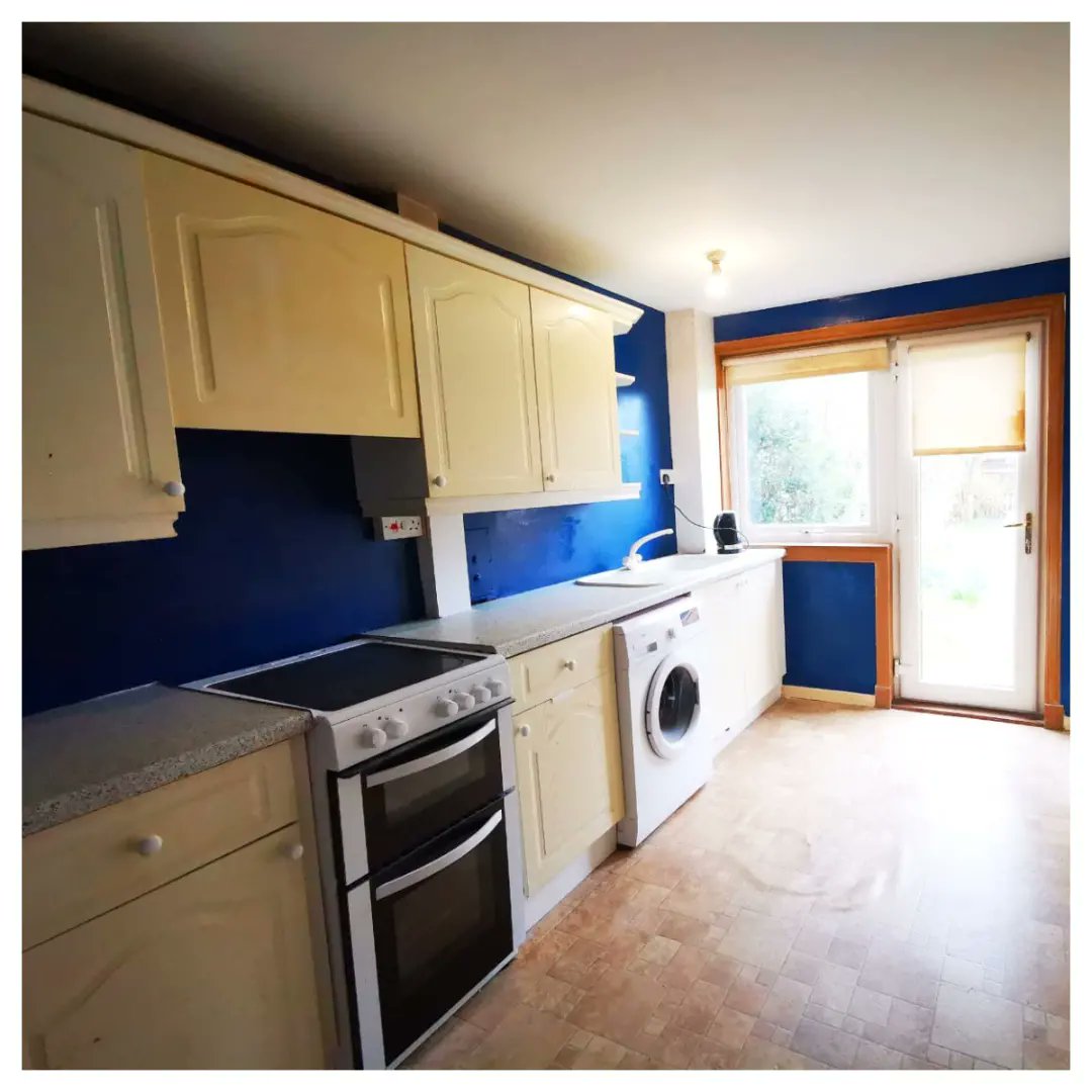 GeerafDecorator's tweet image. 💧If there is one thing that drives everyone crazy, it’s household water leaks💧
💷 It can be a real pain to deal with – especially if you have to fork out for expensive repairs.💷
🙏Thankfully this time the only damages were only stubborn stains and flaking paint 🙏